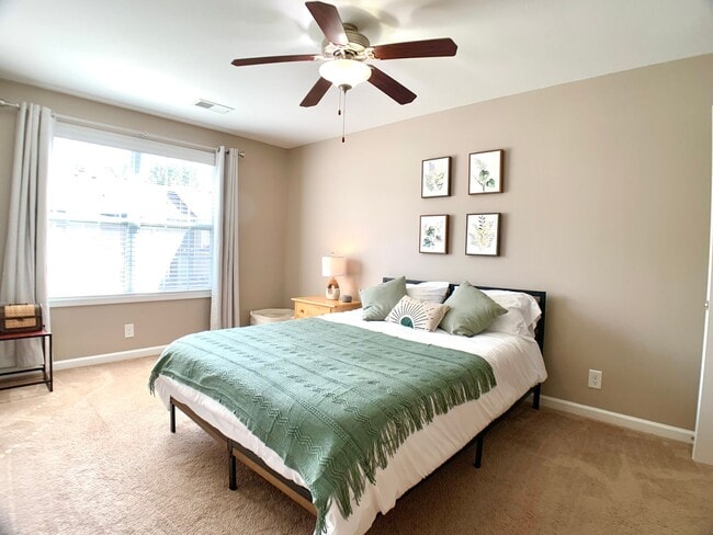 Building Photo - 308 Sam Houston Cir
