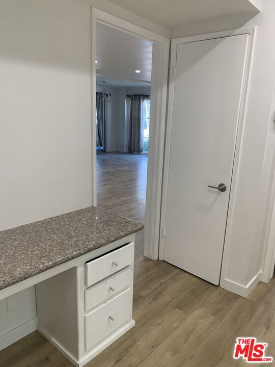 Building Photo - 450 Rexford Dr