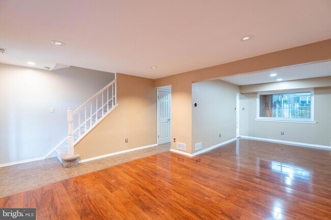 Building Photo - 3338 Carroll Ct