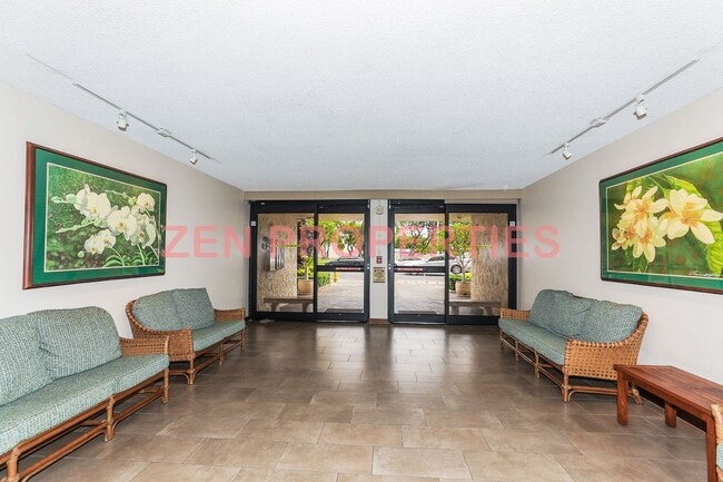 Building Photo - 2 bedroom, 2 bath & 1 parking for rent at Royal Court