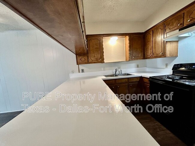 Building Photo - 409 Cousins Ln