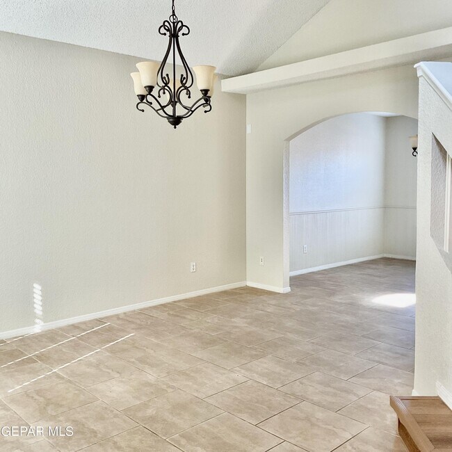 Building Photo - 7369 Luz De Lumbre Ave