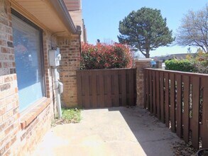 Building Photo - TJ 12 - FFG 8911 8913