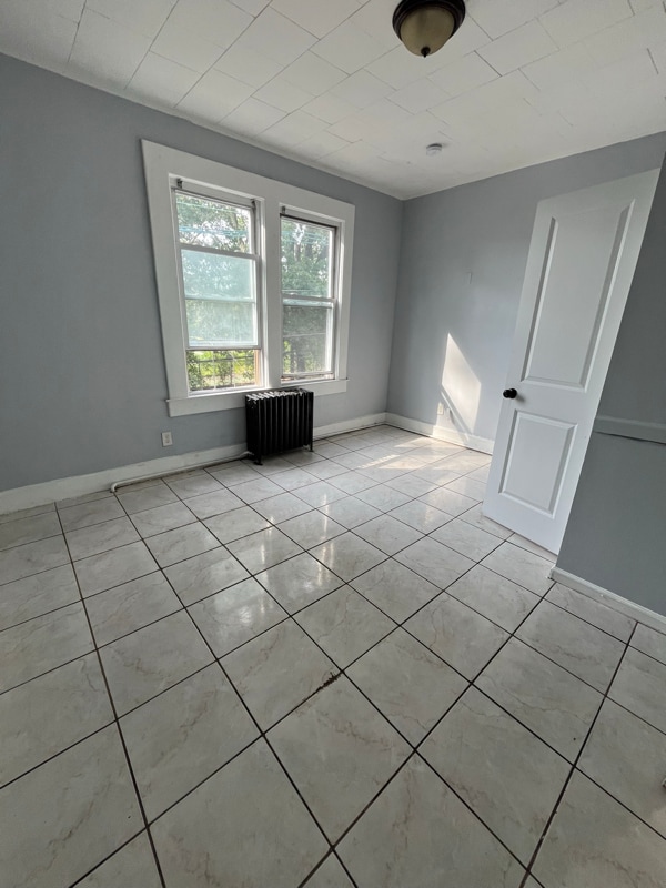 Building Photo - 142 Dayton Pl