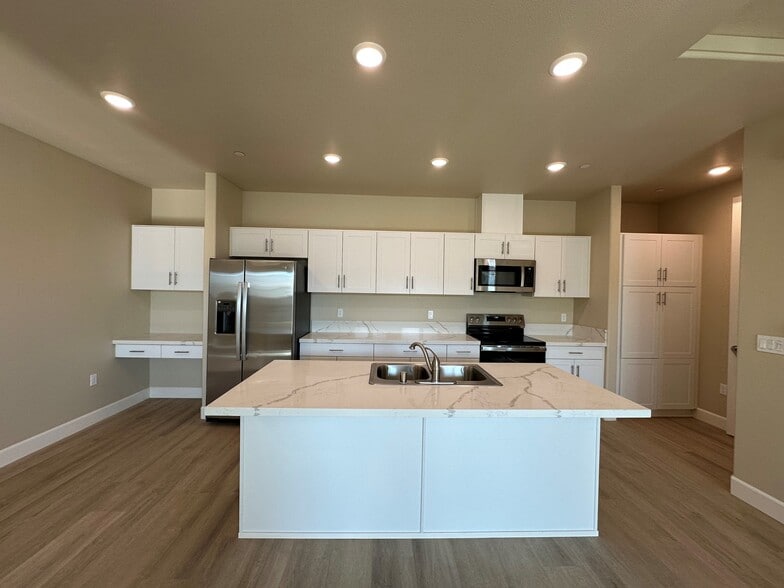 Building Photo - The Reserve at Ritchie Ranch