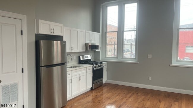 Building Photo - 38 Mill St