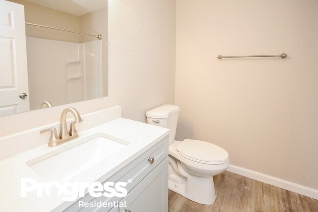 Building Photo - 4231 Village Trace Dr