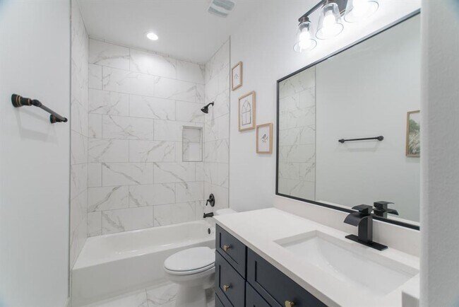 Building Photo - Modern Living with WATER, GAS & ALARM SYST...