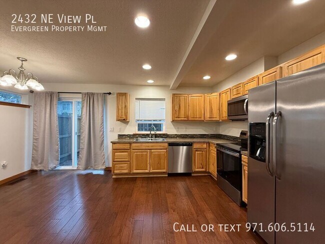 Building Photo - 2432 NE View Pl