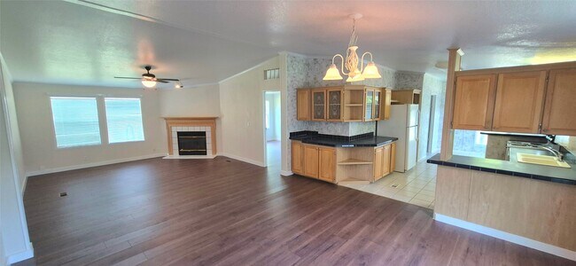 Building Photo - 24430 Oak Hollow Blvd