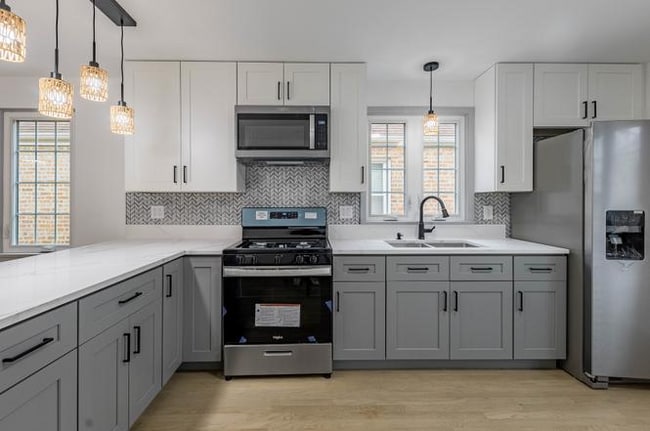 Building Photo - 3420 S Austin Blvd