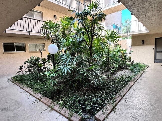 Building Photo - 2763 Woodgate Ln