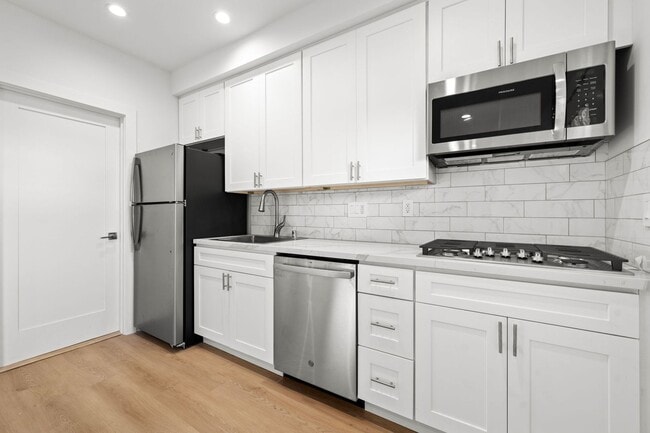 Building Photo - Charming Brand-New Detached ADU with Private Entrance & Yard!