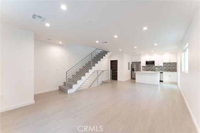 Building Photo - 6845 Haskell Ave