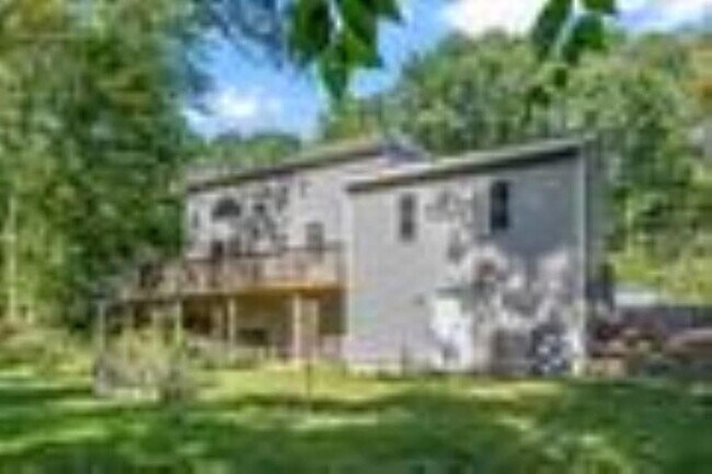 Building Photo - 240 Old Turnpike Rd