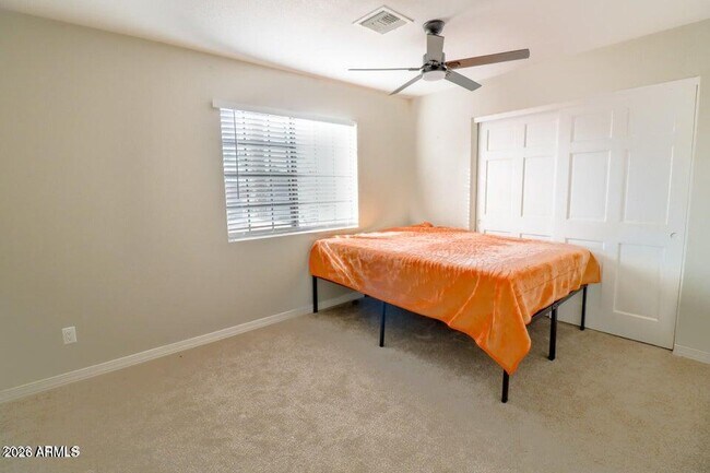 Building Photo - 113 S Ocean Dr