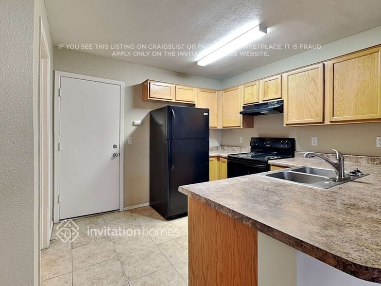 Building Photo - 163 S Parkwood