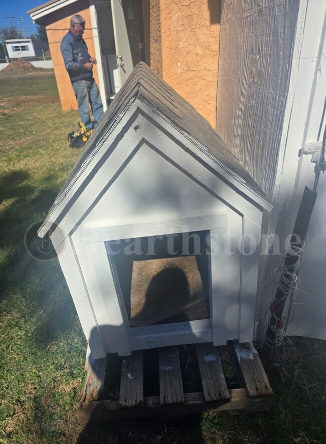 Building Photo - 316 N Walnut St