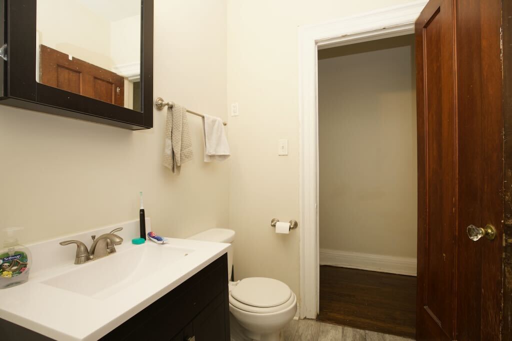 Building Photo - 945 Judson Ave
