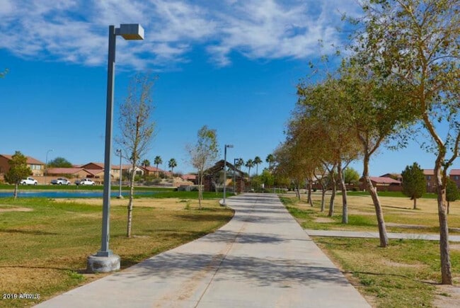 Building Photo - Gorgeous 4 Bed Laveen home in reputed Trailside Point community ++ WALK TO SCHOOL !!