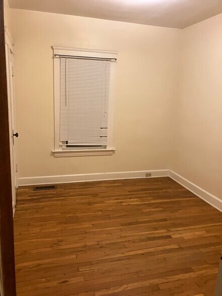 bedroom 1 - 1567 Woodward Ave