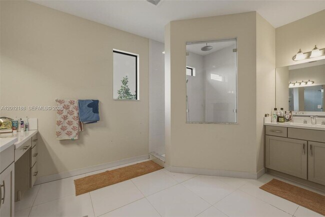 Building Photo - 8815 NW 37th Dr