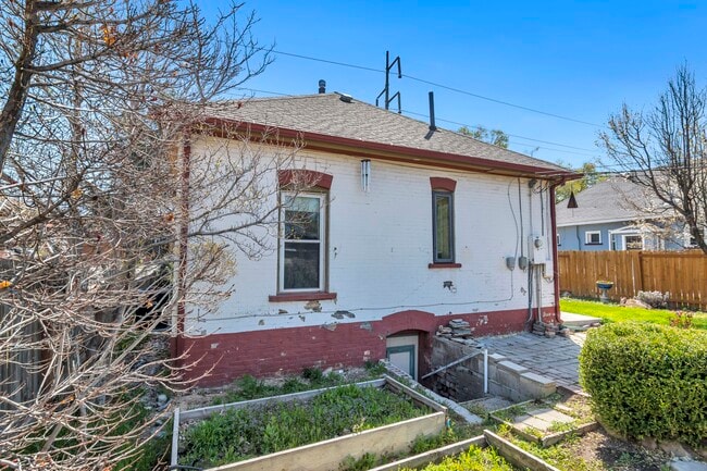 Building Photo - 2268 S 900 E