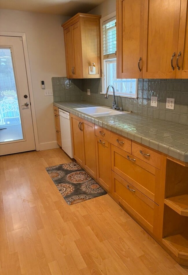 Building Photo - Charming 3 bedroom 2 bath home Sebastopol!!