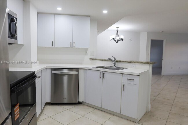 Building Photo - 2351 Douglas Rd