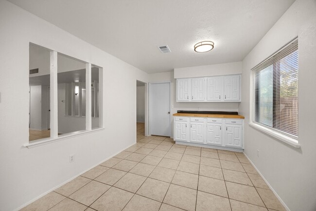 Building Photo - 16610 Carbridge Dr