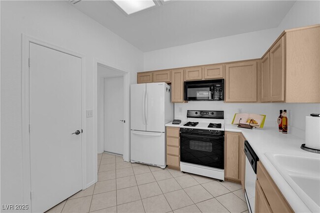 Building Photo - 2323 Barbers Point Pl