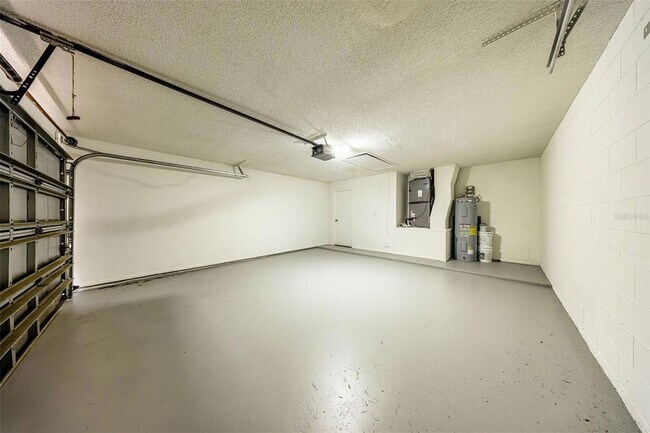 Building Photo - 308 Alba Ln
