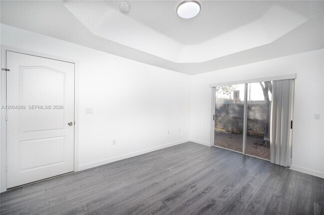 Building Photo - 5000 NW 116th Ct