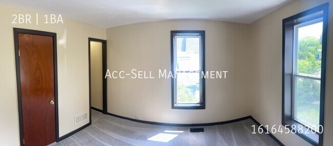 Building Photo - 427 Leonard St NE