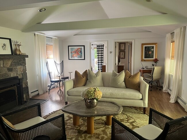 Building Photo - 46 Gallows Hill Rd