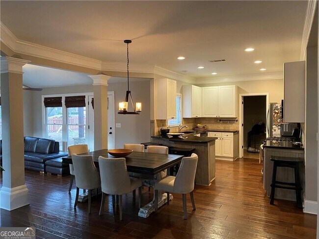 Building Photo - 1602 Chadwick Ridge Dr NW