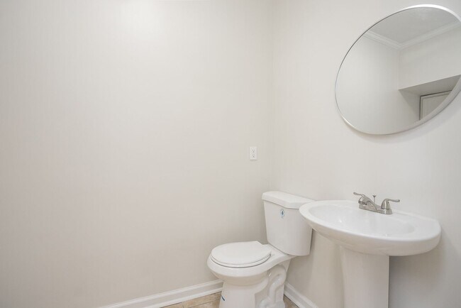 Building Photo - 301 Lutie St