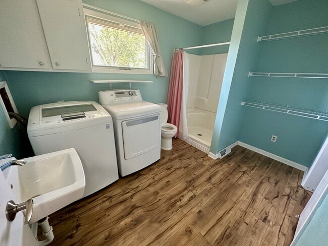 Building Photo - 1915 Highview Ct