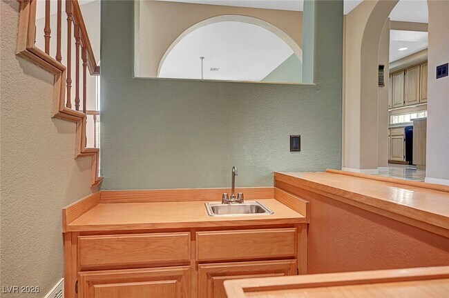 Building Photo - 9433 Angelfish Dr