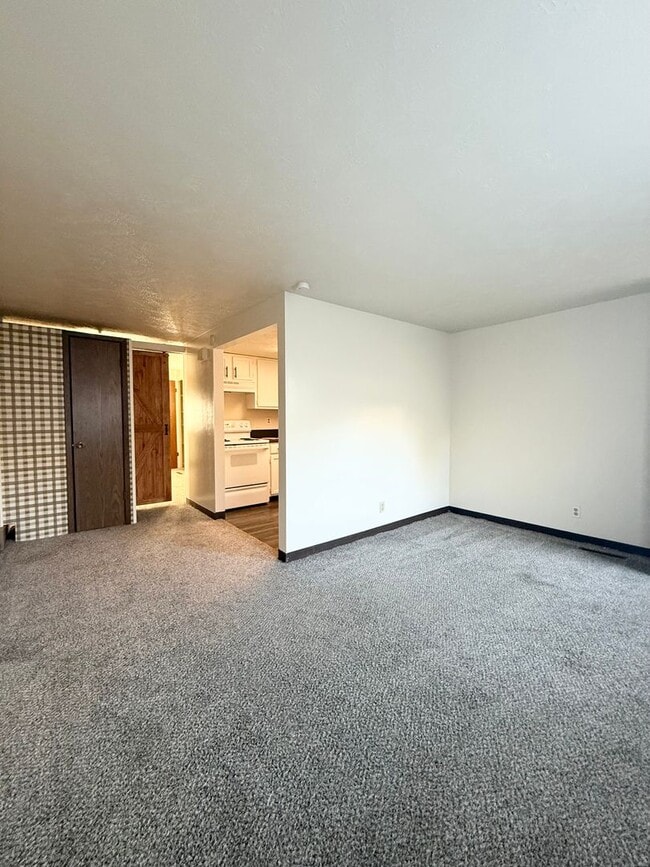 Interior Photo - 712 W Mission Ave