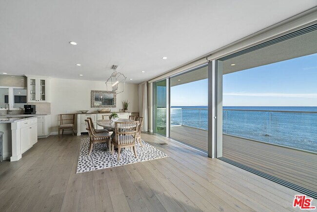 Building Photo - 27002 Malibu Cove Colony Dr