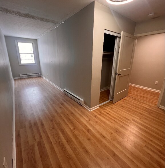 Building Photo - 110 Main St