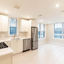 Building Photo - Charming 1 Bedroom-No Broker Fee