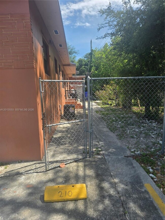 Building Photo - 210 NW 69th St