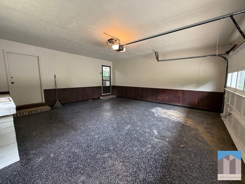 Building Photo - 2636 Whiteleigh Ct NE