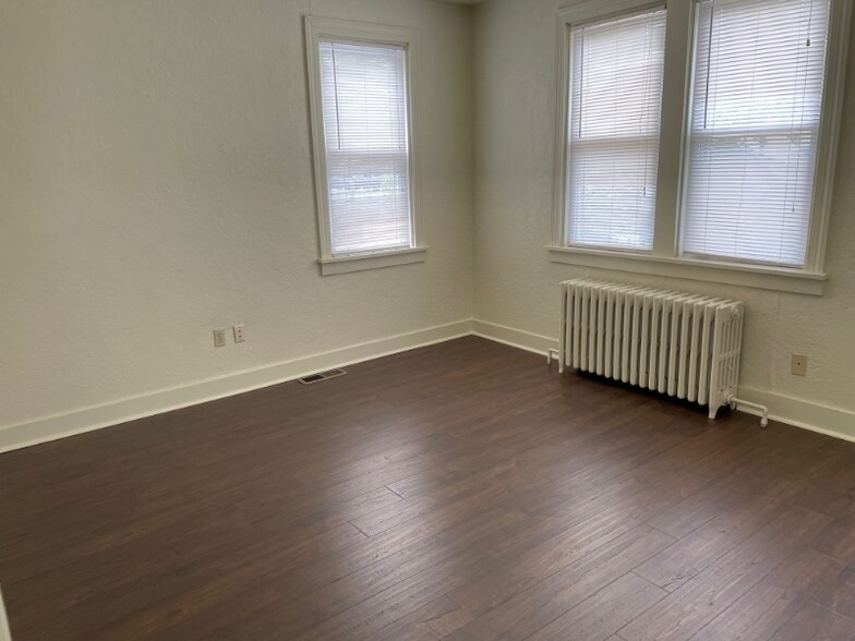 Building Photo - 5149 Fifth Ave