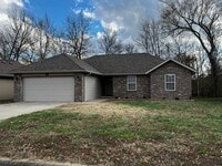 Building Photo - Republic Schools!  Gorgeous Brick Front 3 ...