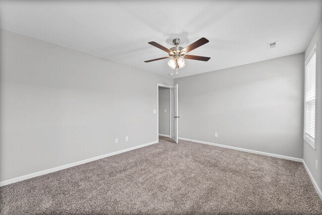 Building Photo - 54 E Fork Dr