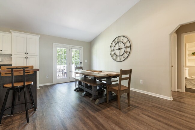 Building Photo - 21 Hilltop Dr