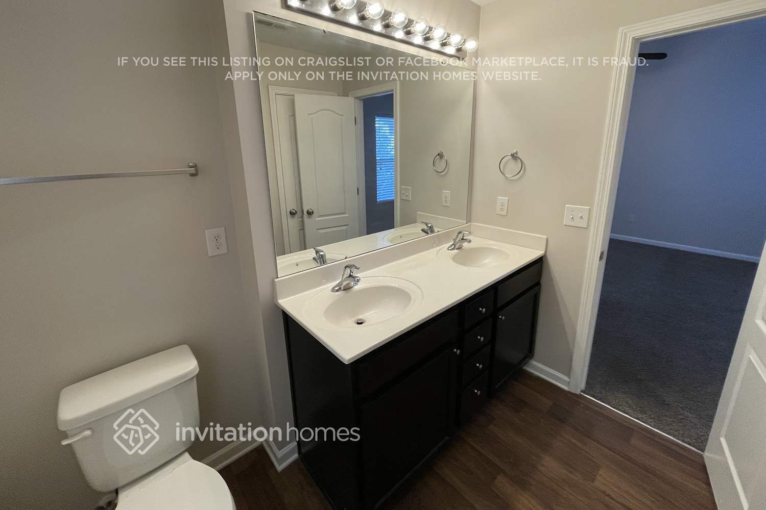 Building Photo - 136 Autumn Bluff Cir